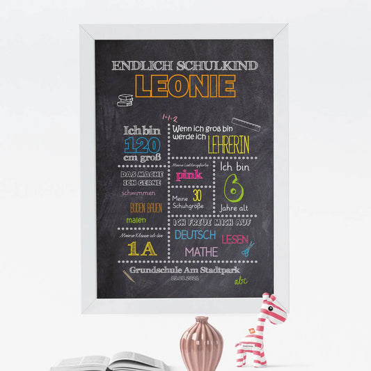 Bald beginnt das neue Schuljahr 📝🎒📚, Das neue Schuljahr ist nicht mehr weit weg und wir haben hier für euch das perfekte Geschenk zur Einschulung für die Kids. Mit unserem personalisiertem Poster “EINSCHULUNG – Endlich Schulkind” wird der großartige ne