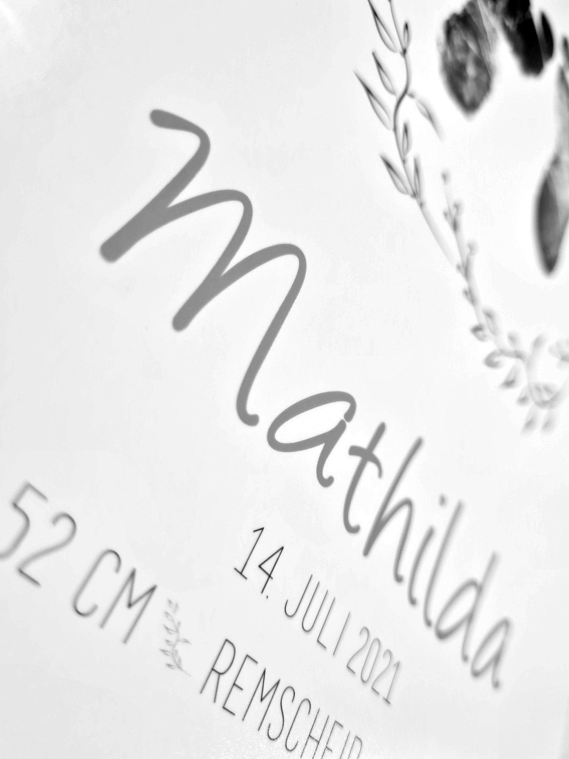 Nahaufnahme1_Personalisiertes Bild "Baby-Fußabdruck", Bildgröße: 13x18cm, DIN A4, DIN A3, Bilderrahmen: Ohne Bilderrahmen, Bilderrahmen weiß, Bilderrahmen schwarz, Bilderrahmen weiß mit Passepartout, Bilderrahmen schwarz mit Passepartout, Copyright: 321ge