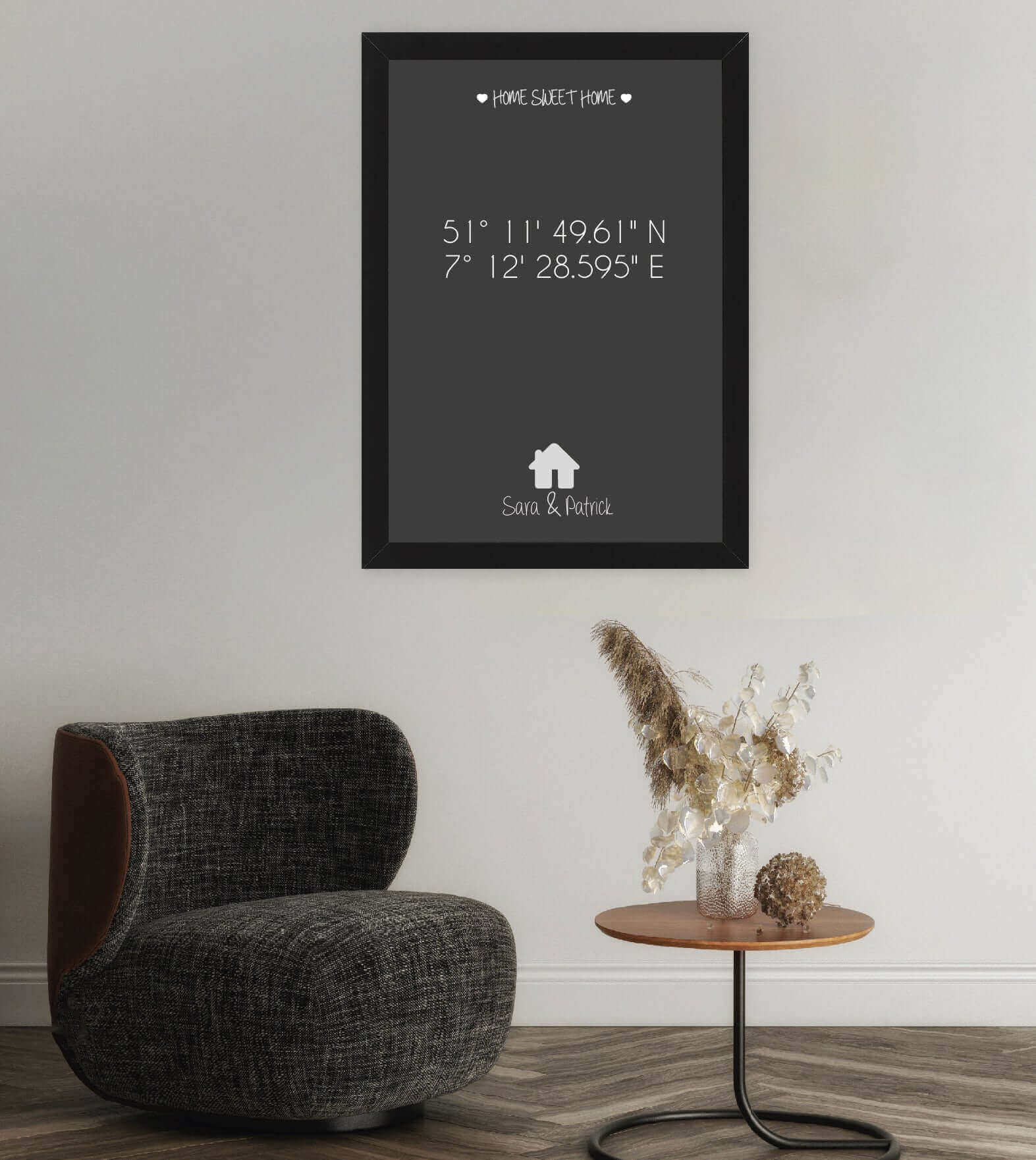 Anwendungsbild_Personalisiertes Poster "HOME SWEET HOME" - Haus, Bildfarbe: Weiß, Grau, Anthrazit/Schwarz, Bildgröße: 13x18cm, DIN A4, DIN A3, Bilderrahmen: Ohne Bilderrahmen, Bilderrahmen weiß, Bilderrahmen schwarz, Bilderrahmen weiß mit Passepartout, Bi