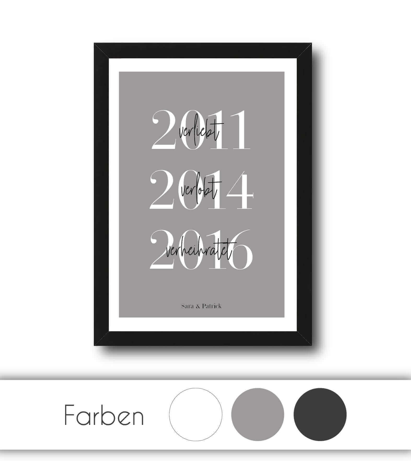 Personalisiertes Bild "verliebt - verlobt - verheiratet" - Jahreszahl, Bildfarbe: Weiß, Grau, Anthrazit/Schwarz, Bildgröße: 13x18cm, DIN A4, DIN A3, Bilderrahmen: Ohne Bilderrahmen, Bilderrahmen weiß, Bilderrahmen schwarz, Bilderrahmen weiß mit Passeparto