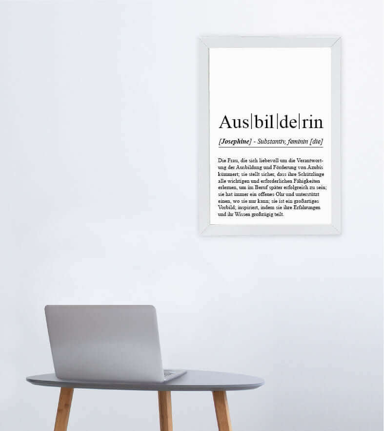Anwendungsbild_Personalisiertes Bild “Definition AUSBILDERIN”, Bildfarbe: Weiß, Bildgröße: 13x18cm, DIN A4, DIN A3, Bilderrahmen: Ohne Bilderrahmen, Bilderrahmen weiß ohne Passepartout, Bilderrahmen schwarz ohne Passepartout, Bilderrahmen weiß mit Passepartout, Bilderrahmen schwarz mit Passepartout, Copyright:321geschenke.de