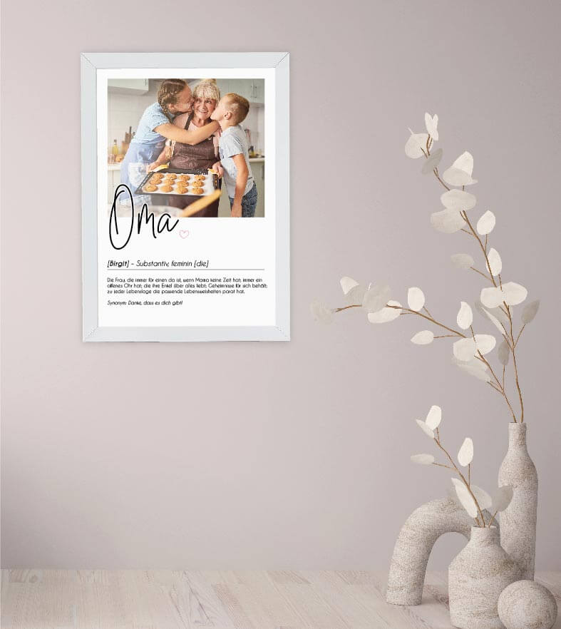 Anwendungsbild_Personalisiertes Foto-Poster "OMA" mit Definition, Bildgröße: 13x18cm, DIN A4, DIN A3, Bilderrahmen: Ohne Bilderrahmen, Bilderrahmen weiß, Bilderrahmen schwarz, Bilderrahmen weiß mit Passepartout, Bilderrahmen schwarz mit Passepartout, Copy