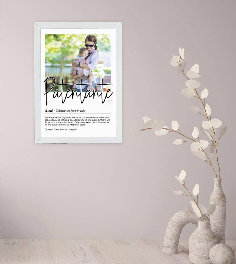 Anwendungsbild_Personalisiertes Foto-Poster "PATENTANTE" mit Definition, Bildgröße: 13x18cm, DIN A4, DIN A3, Bilderrahmen: Ohne Bilderrahmen, Bilderrahmen weiß, Bilderrahmen schwarz, Bilderrahmen weiß mit Passepartout, Bilderrahmen schwarz mit Passepartou