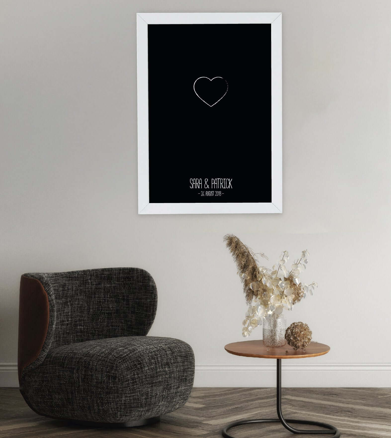 Anwendungsbild_Personalisiertes Bild „Herz mit Name und Datum”, Bildfarbe: Schwarz, Bildgröße: 13x18cm, DIN A4, DIN A3, Bilderrahmen: Ohne Bilderrahmen, Bilderrahmen weiß ohne Passepartout, Bilderrahmen schwarz ohne Passepartout, Bilderrahmen weiß mit Passepartout, Bilderrahmen schwarz mit Passepartout, Copyright: 321geschenke.de