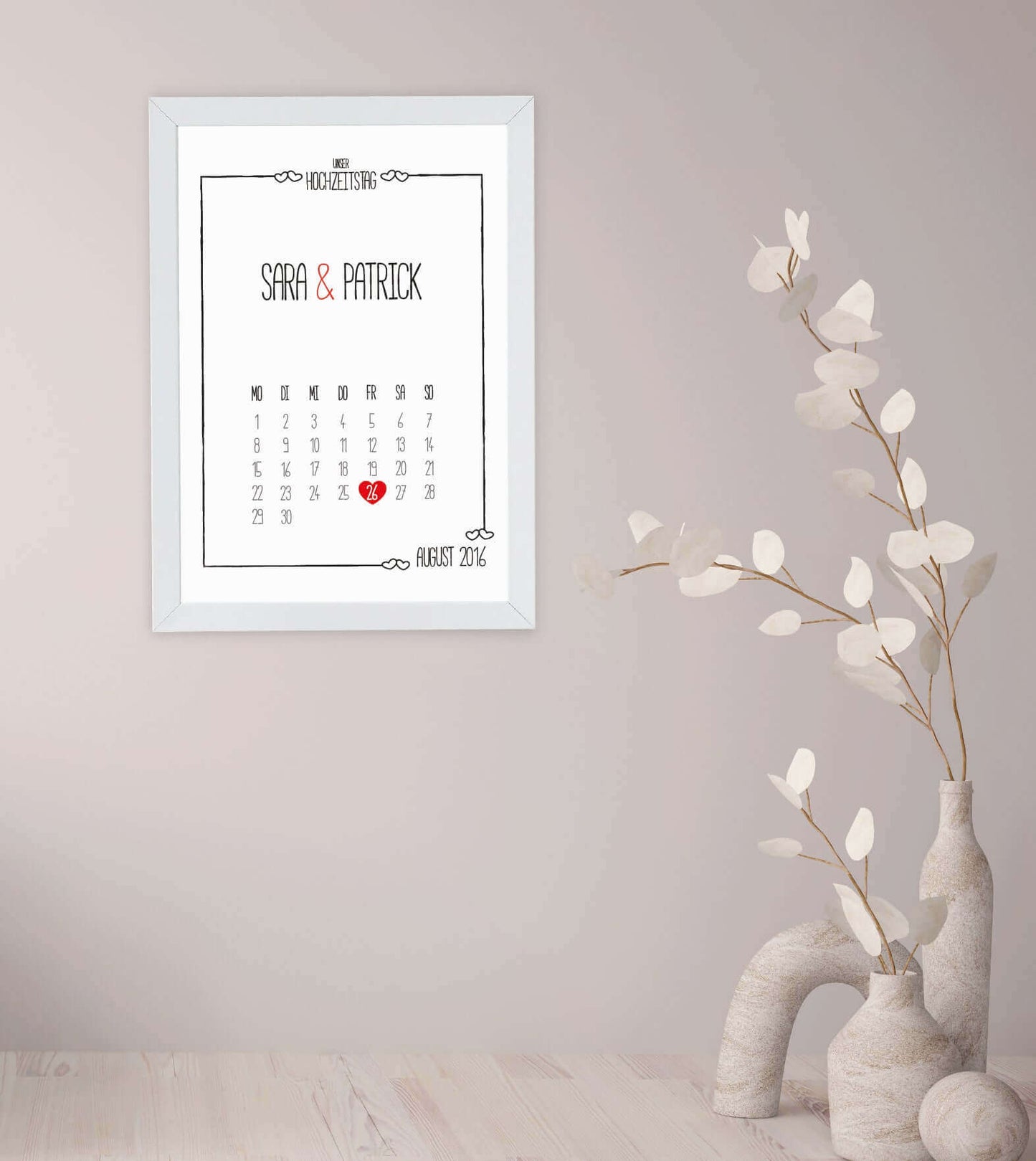 Anwendungsbild_Personalisiertes Bild „Hochzeitstag” Kalender mit Datum, Variante: Variante 1, Variante 2, Variante 3, Bildgröße: 13x18cm, DIN A4, DIN A3, Bilderrahmen: Ohne Bilderrahmen, Bilderrahmen weiß ohne Passepartout, Bilderrahmen schwarz ohne Passepartout, Bilderrahmen weiß mit Passepartout, Bilderrahmen schwarz mit Passepartout, Copyright: 321geschenke.de