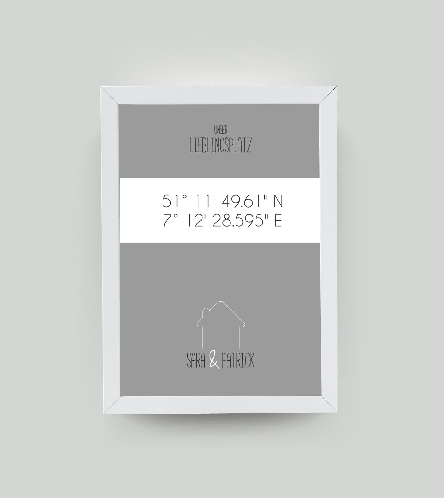 Personalisiertes Koordinaten Bild “Lieblingsplatz Haus”, Bildfarbe: Grau, Bildgröße: 13x18cm, Bilderrahmen: Ohne Bilderrahmen, Copyright: 321geschenke.de