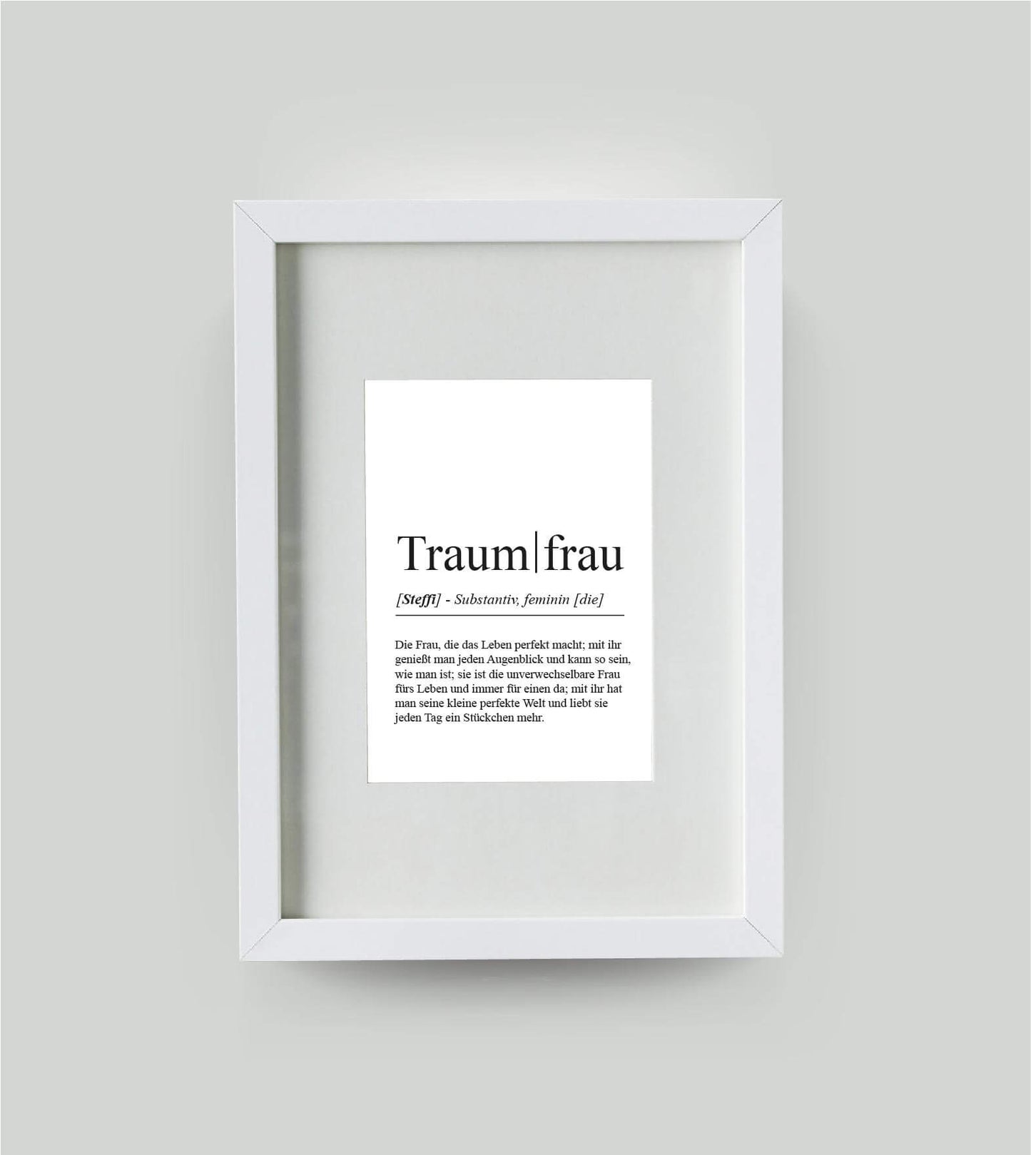 Personalisiertes Bild “Definition TRAUMFRAU”, Bildgröße: DIN A4, Bilderrahmen: Bilderrahmen weiß mit Passepartout, , Copyright: 321geschenke.de