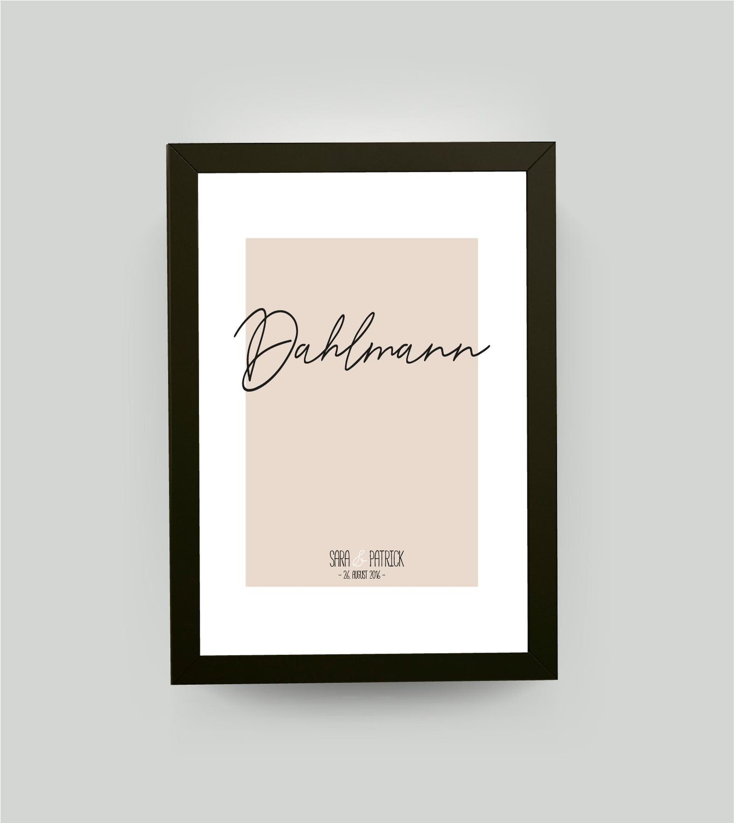 Personalisiertes Poster “Nachname”, Bildfarbe: Beige, Bildgröße: 13x18cm, Bilderrahmen: Bilderrahmen schwarz ohne Passepartout, Copyright: 321geschenke.de