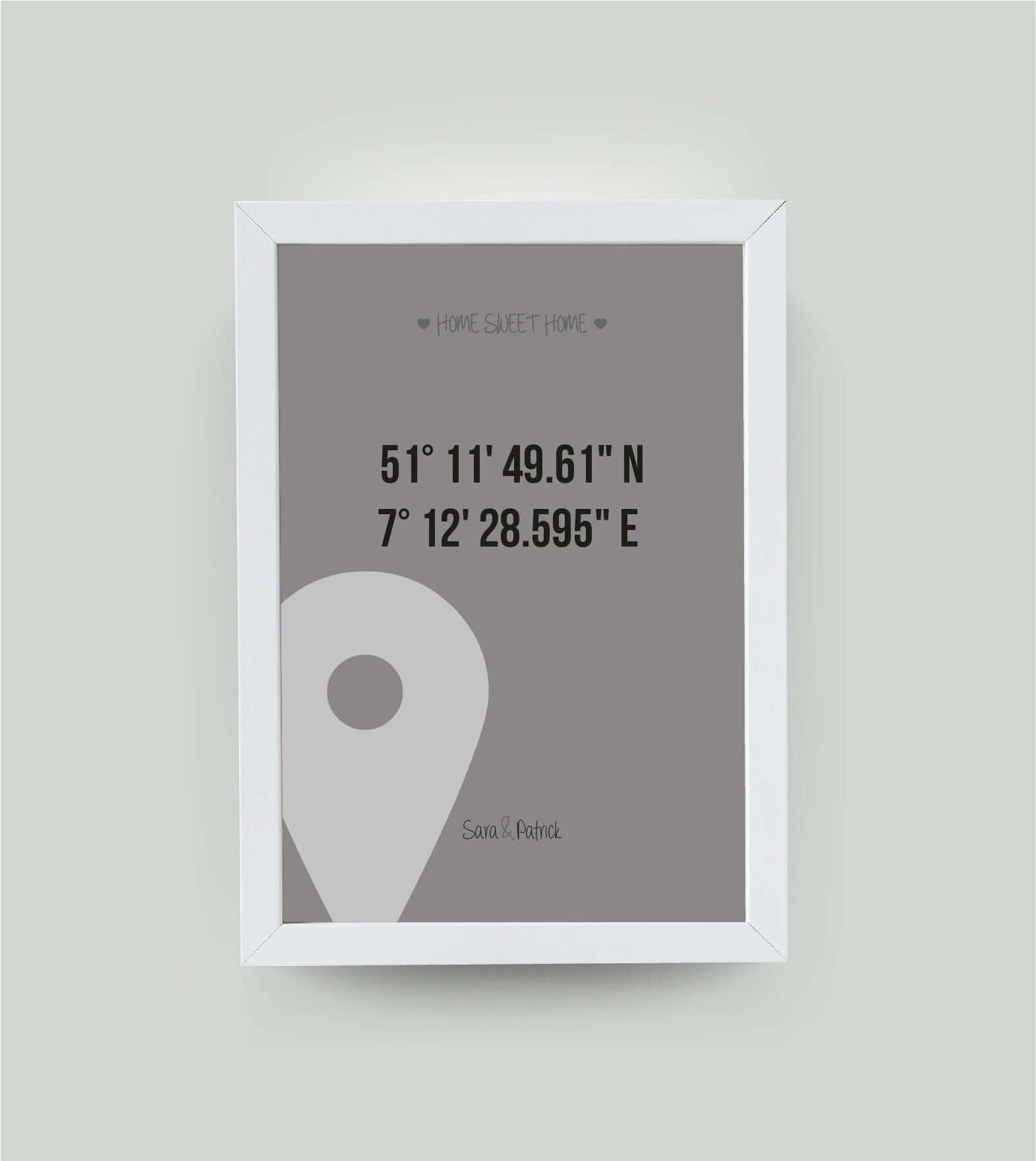 Personalisiertes Bild "HOME SWEET HOME GPS" in grau, DIN A4, mit Rahmen weiß 21x30cm, ohne Passepartout, Copyright:321geschenke.de