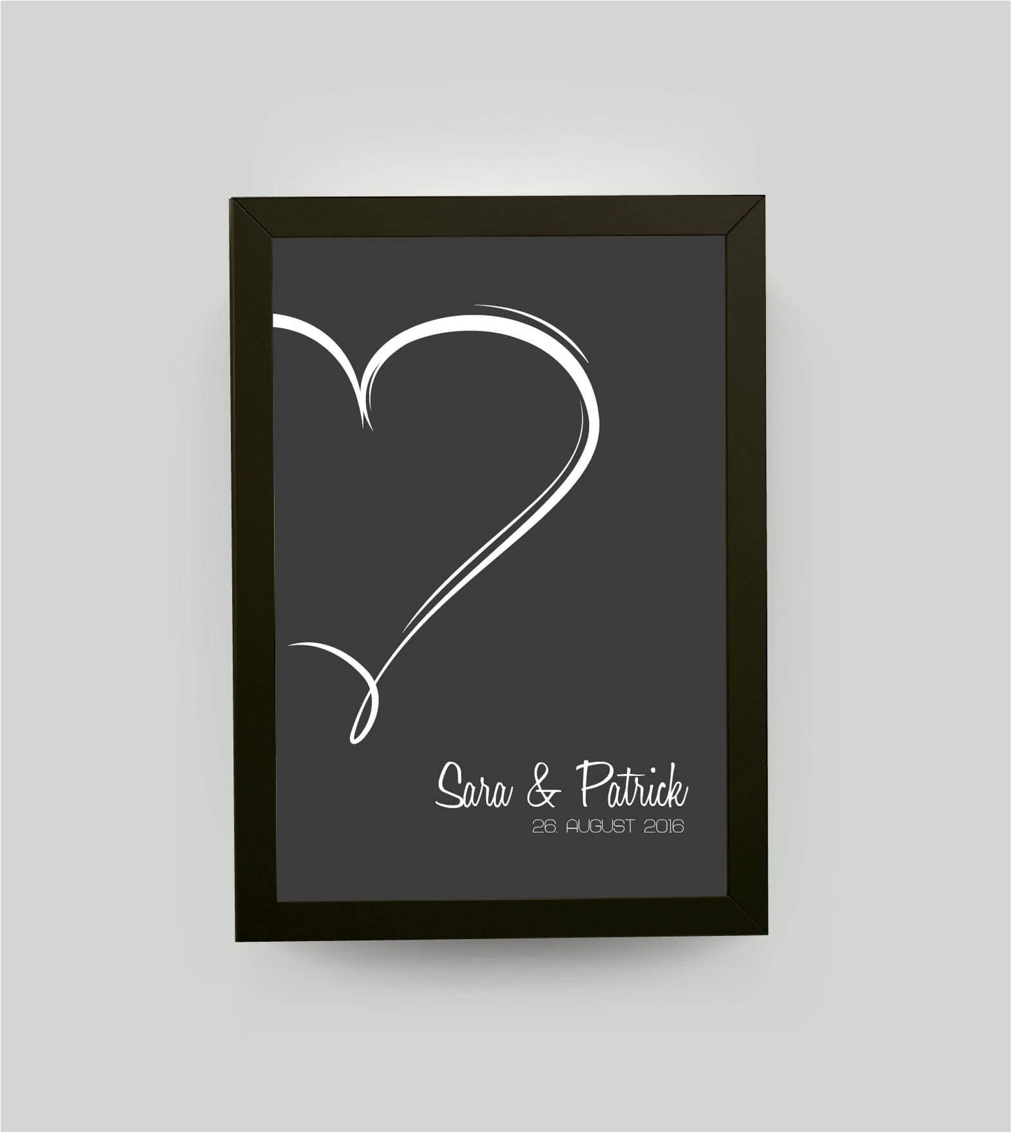 Personalisiertes Bild “Herz”, Bildfarbe: Anthrazit/Schwarz, Bildgröße: 13x18cm, Bilderrahmen: Bilderrahmen schwarz ohne Passepartout, Copyright: 321geschenke.de