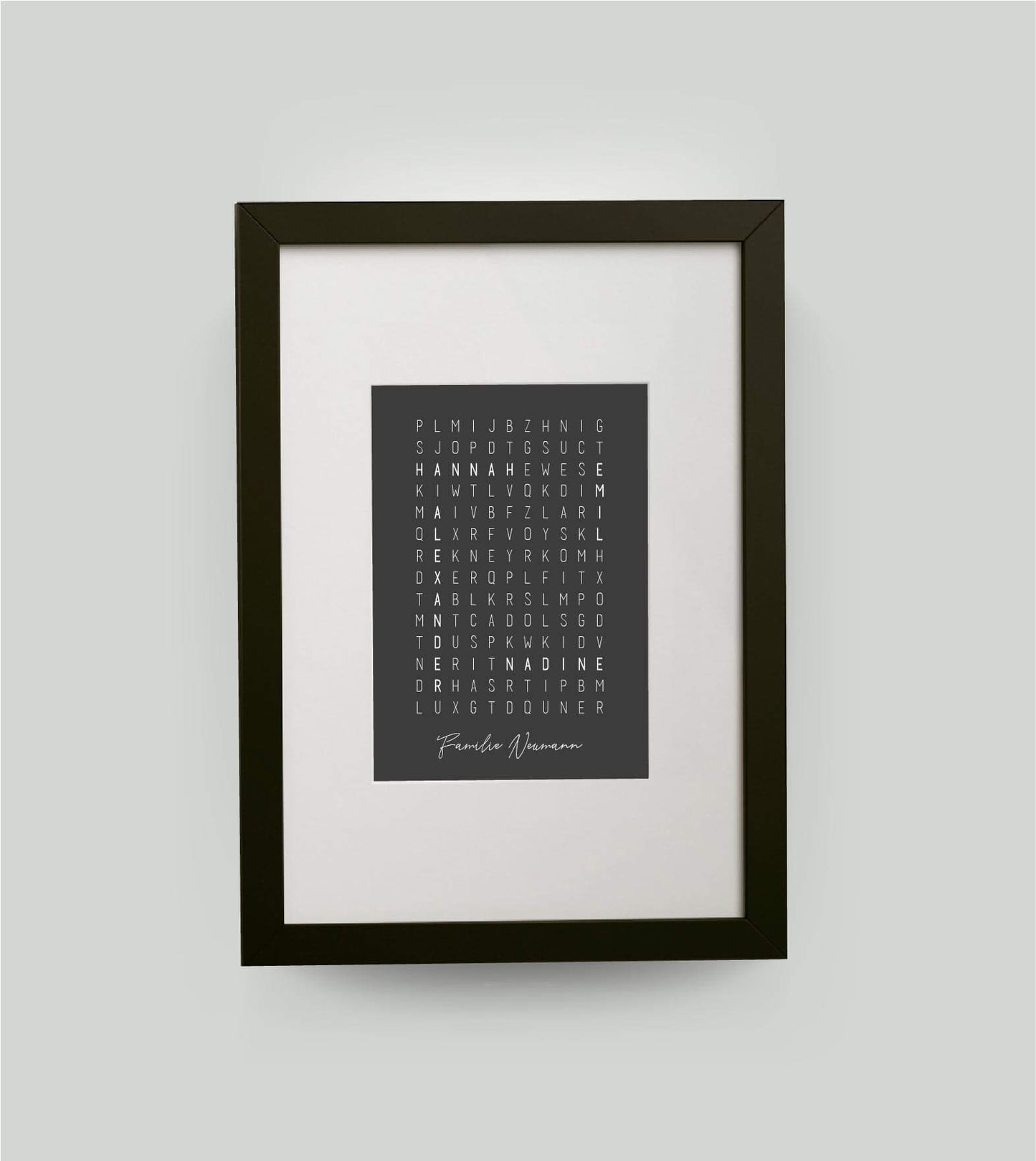 Personalisiertes Namensposter “Kreuzworträtsel”, Bildfarbe: Anthrazit/Schwarz, Bildgröße: DIN A4, Bilderrahmen: Bilderrahmen schwarz mit Passepartout, Copyright: 321geschenke.de