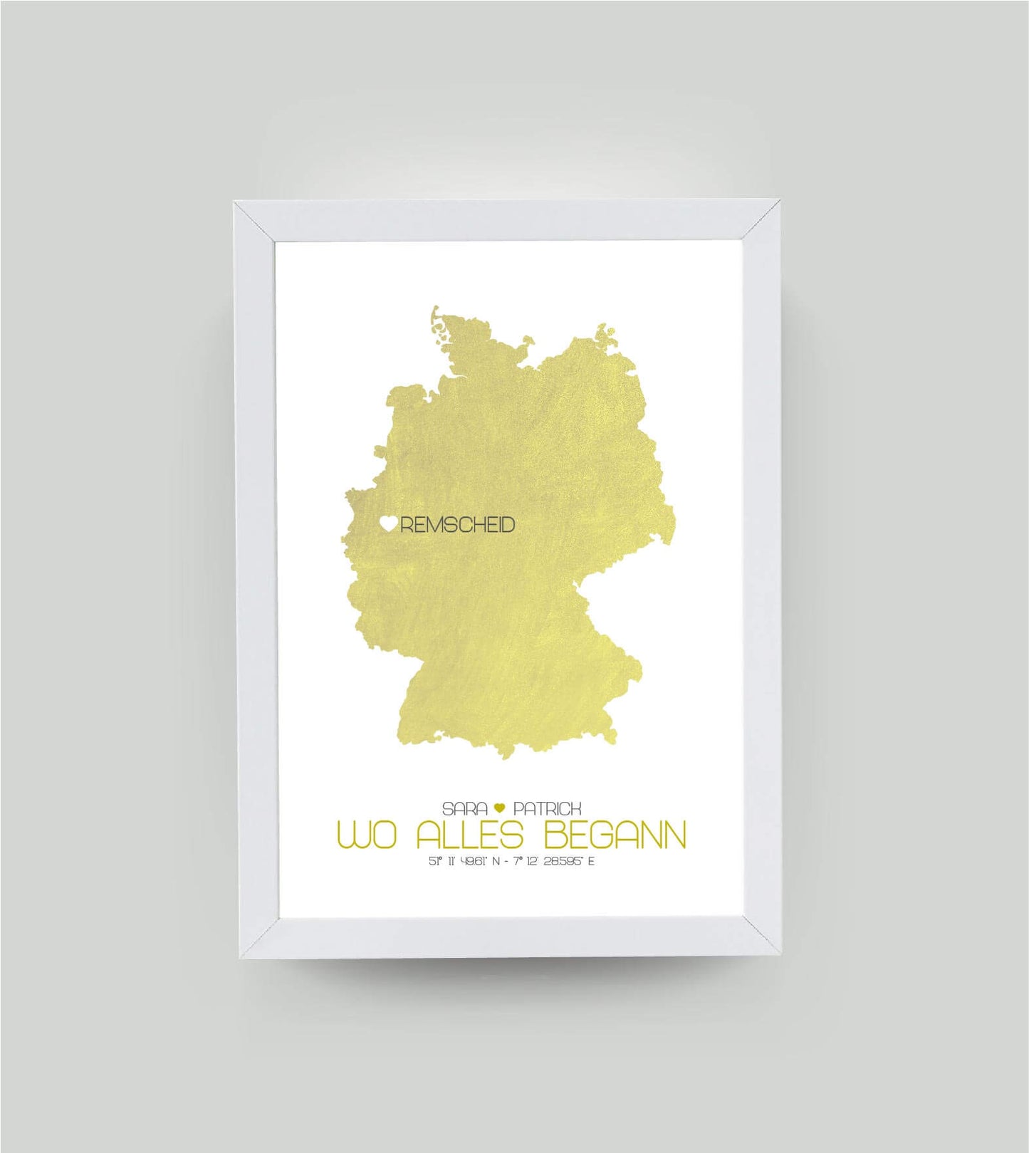 Personalisiertes Koordinaten Bild “Landkarte – Wo alles begann”, Bildfarbe: Gelb, Bildgröße: 13x18cm, Bilderrahmen: Ohne Bilderrahmen, Copyright: 321geschenke.de