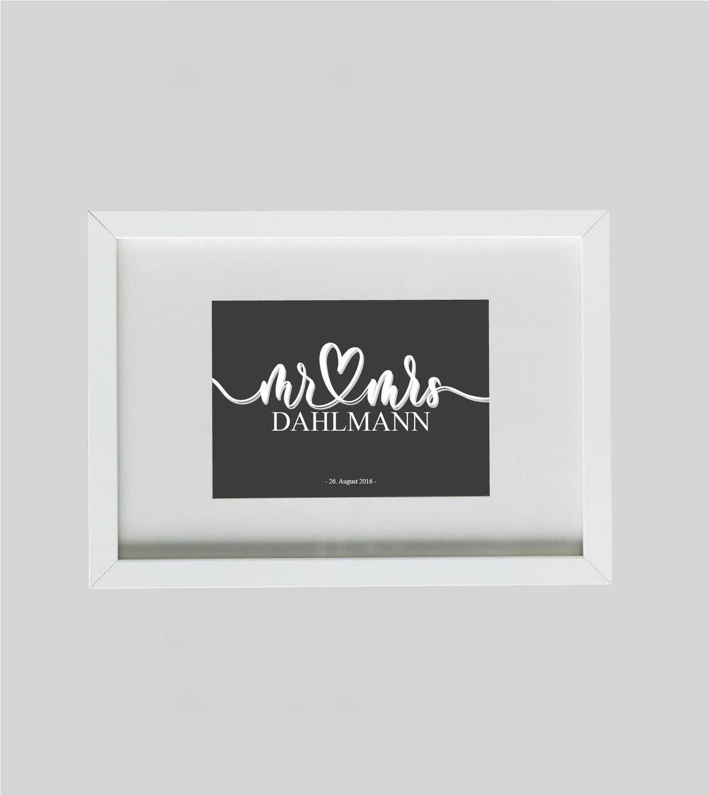Personalisiertes Bild „Mr & Mrs”, Bildfarbe: Anthrazit/Schwarz, Grau, Weiß, Bildgröße: 13x18cm, DIN A4, DIN A3, Bilderrahmen: Ohne Bilderrahmen, Bilderrahmen weiß ohne Passepartout, Bilderrahmen schwarz ohne Passepartout, Bilderrahmen weiß mit Passepartout, Bilderrahmen schwarz mit Passepartout, Copyright:321geschenke.de