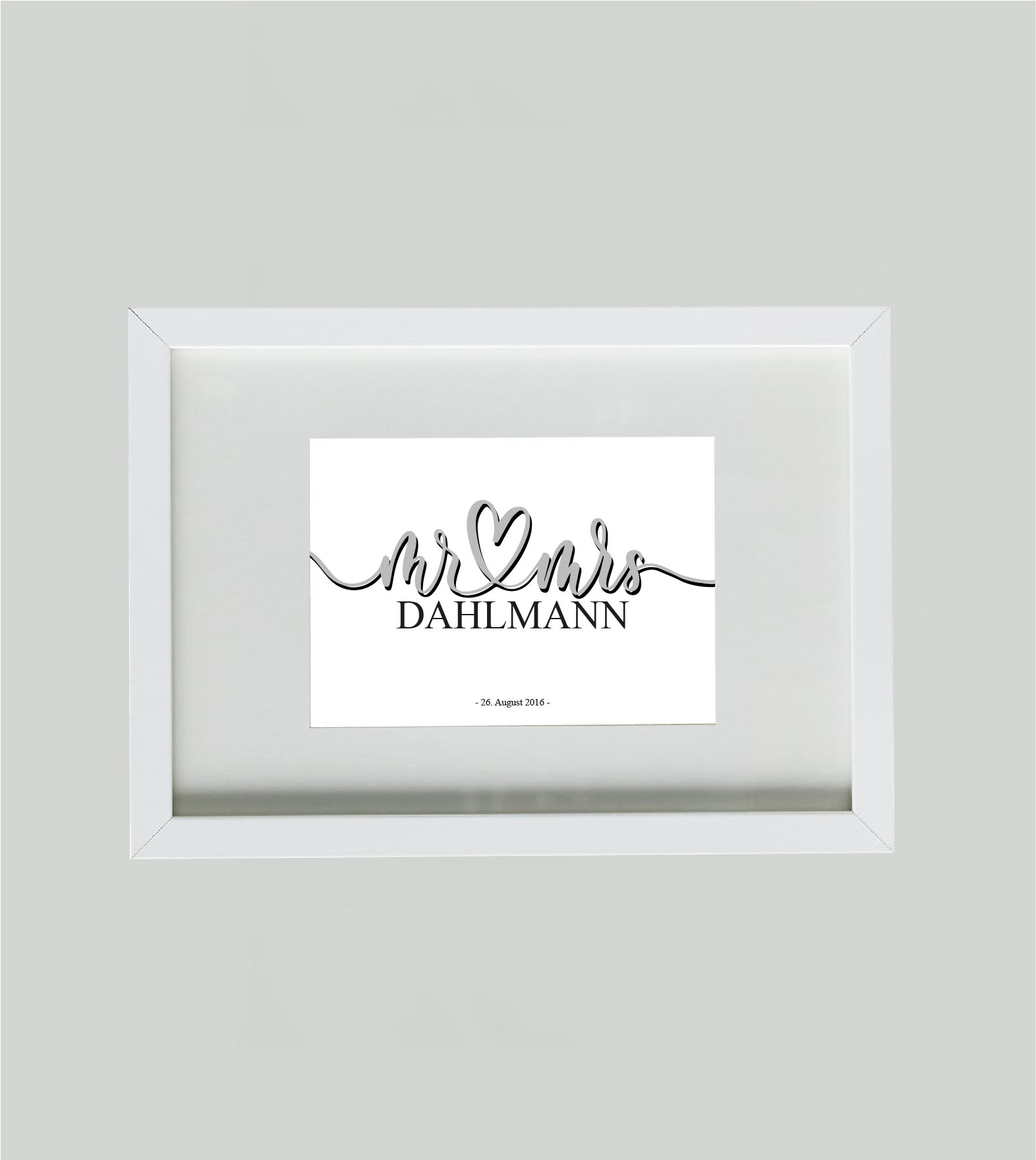 Personalisiertes Bild „Mr & Mrs”, Bildfarbe: Anthrazit/Schwarz, Grau, Weiß, Bildgröße: 13x18cm, DIN A4, DIN A3, Bilderrahmen: Ohne Bilderrahmen, Bilderrahmen weiß ohne Passepartout, Bilderrahmen schwarz ohne Passepartout, Bilderrahmen weiß mit Passepartout, Bilderrahmen schwarz mit Passepartout, Copyright:321geschenke.de