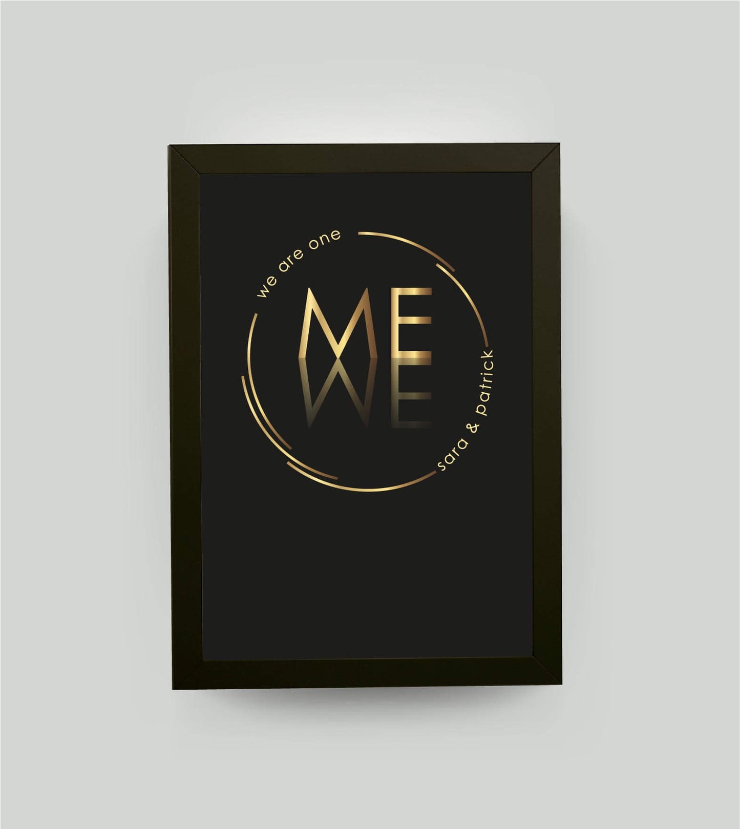 Personalisiertes Bild “we are one” ME=WE, Bildfarbe: Schwarz, Bildgröße: 13x18cm, Bilderrahmen: Bilderrahmen schwarz ohne Passepartout,Copyright: 321geschenke.de