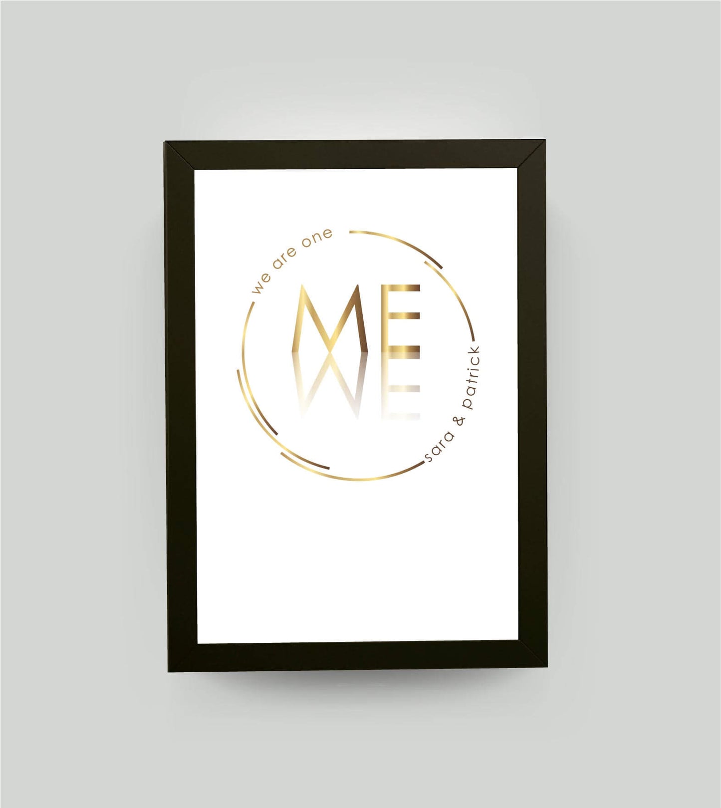 Personalisiertes Bild “we are one” ME=WE, Bildfarbe: Weiß, Bildgröße: 13x18cm, Bilderrahmen: Bilderrahmen schwarz ohne Passepartout,Copyright: 321geschenke.de