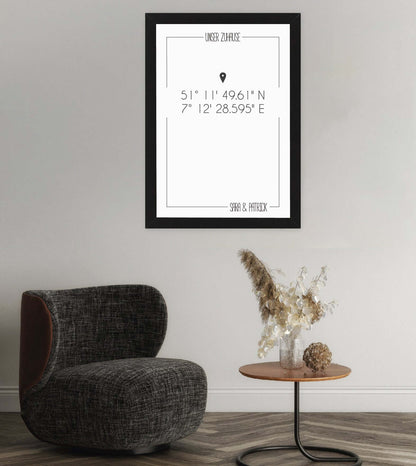 Anwendungsbild_Personalisiertes Koordinaten Bild “UNSER ZUHAUSE”, Bildfarbe: Anthrazit/Schwarz, Weiß, Bildgröße: 13x18cm, DIN A4, DIN A3, Bilderrahmen: Ohne Bilderrahmen, Bilderrahmen weiß ohne Passepartout, Bilderrahmen schwarz ohne Passepartout, Bilderrahmen weiß mit Passepartout, Bilderrahmen schwarz mit Passepartout, Copyright: 321geschenke.de