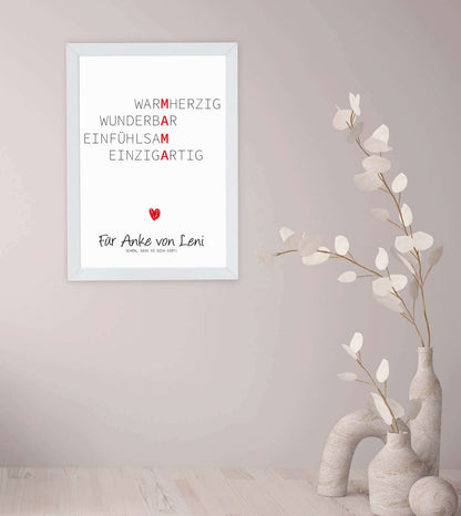 Anwendungsbild_Personalisiertes Bild Wörterposter" - MAMA, Bildfarbe: Weiß, Bildgröße: 13x18cm, DIN A4, DIN A3, Bilderrahmen: Ohne Bilderrahmen, Bilderrahmen weiß ohne Passepartout, Bilderrahmen schwarz ohne Passepartout, Bilderrahmen weiß mit Passepartou