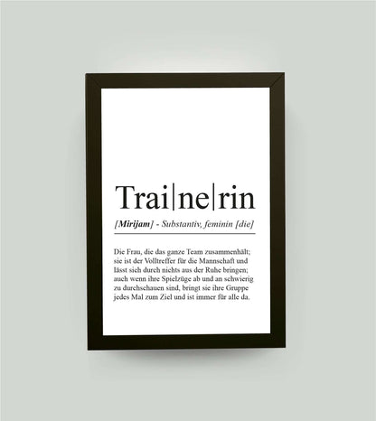 Personalisiertes Bild “Definition TRAINERIN”, DIN A4, mit Rahmen schwarz 21x30cm, ohne Passepartout, Copyright: 321geschenke.de