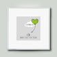 Personalisiertes Bild “Geburtsposter” Wolke mit Herzballon, Bildfarbe: Grün, Bildgröße: 25x25cm, Bilderrahmen: Bilderrahmen weiß mit Passepartout, Copyright: 321geschenke.de