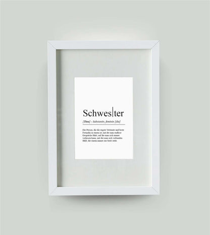 Personalisiertes Bild “Definition SCHWESTER”, DIN 13x18cm, mit Rahmen weiß 21x30cm, ohne Passepartout, Copyright: 321geschenke.de