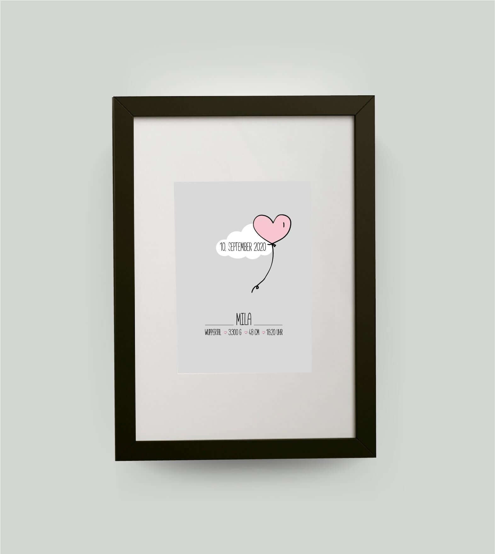 Personalisiertes Bild “Geburtsposter” Wolke mit Herzballon, Bildfarbe: Rosa, Bildgröße: DIN A4, Bilderrahmen: Bilderrahmen schwarz mit Passepartout, Copyright: 321geschenke.de