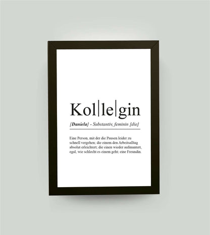 Personalisiertes Bild “Definition KOLLEGIN”, DIN A4, mit Rahmen schwarz 21x30cm, ohne Passepartout, Copyright: 321geschenke.de