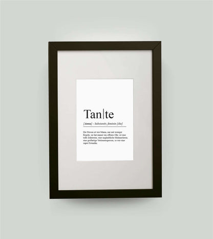 Personalisiertes Bild “Definition TANTE”, DIN 13x18cm, mit Rahmen schwarz 21x30cm, ohne Passepartout, Copyright: 321geschenke.de
