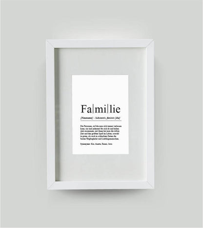 Personalisiertes Bild “Definition FAMILIE”, DIN 13x18cm, mit Rahmen weiß 21x30cm, ohne Passepartout, Copyright: 321geschenke.de