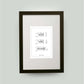 Personalisiertes Bild “VERLIEBT - VERLOBT - VERHEIRATET” - Jahreszahl, Bildfarbe: Weiß, Bildgröße: 13x18cm, DIN A4, DIN A3, Bilderrahmen: Bilderrahmen schwarz mit Passepartout, Copyright:321geschenke.de