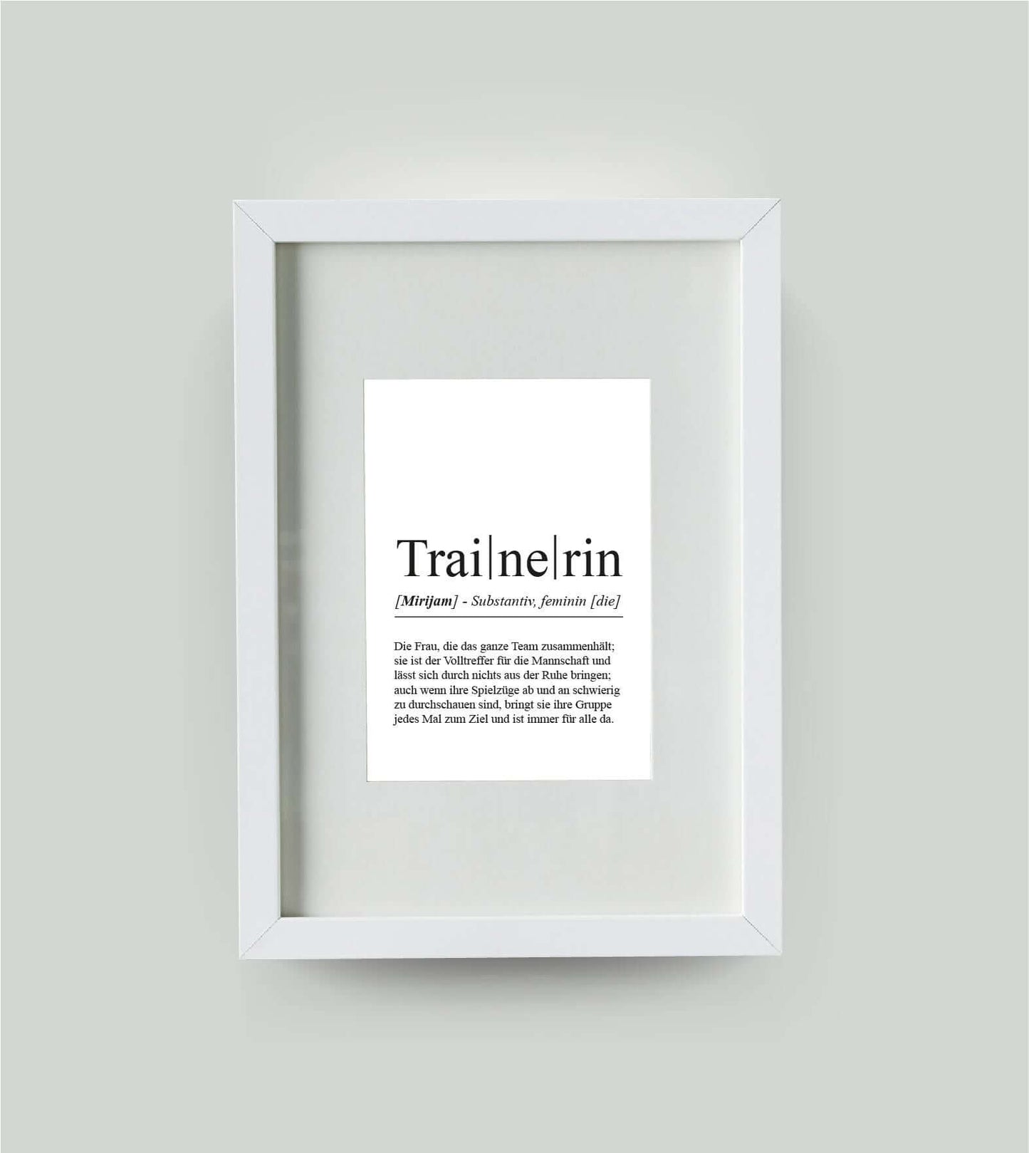 Personalisiertes Bild “Definition TRAINERIN”, DIN 13x18cm, mit Rahmen weiß 21x30cm, ohne Passepartout
