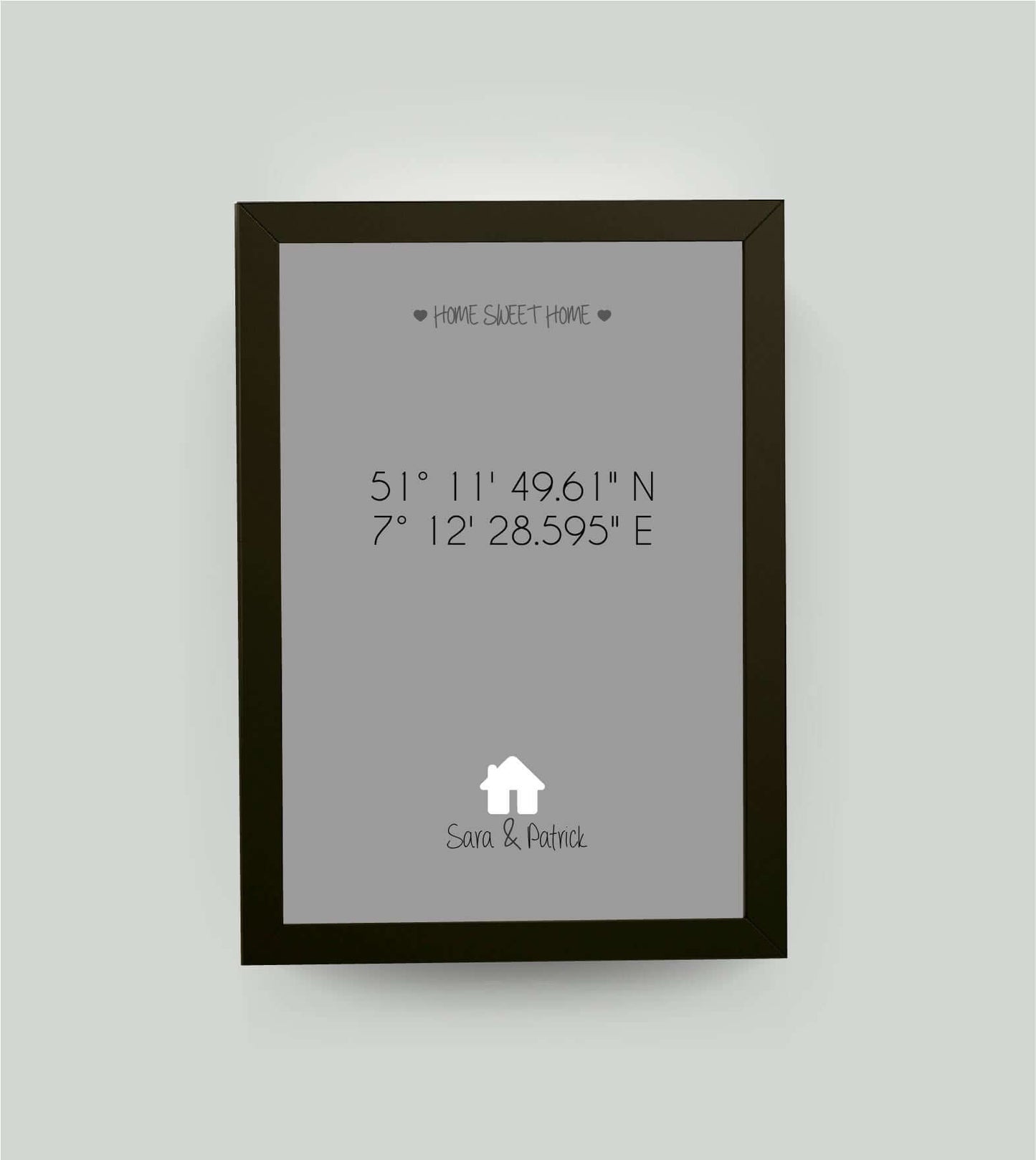 Personalisiertes Bild "HOME SWEET HOME HAUS" in grau, DIN A4, mit Rahmen schwarz 21x30cm, ohne Passepartout