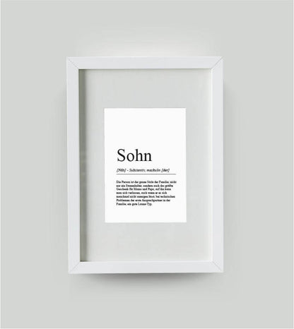 Personalisiertes Bild “Definition SOHN”, DIN 13x18cm, mit Rahmen weiß 21x30cm, ohne Passepartout, Copyright: 321geschenke.de