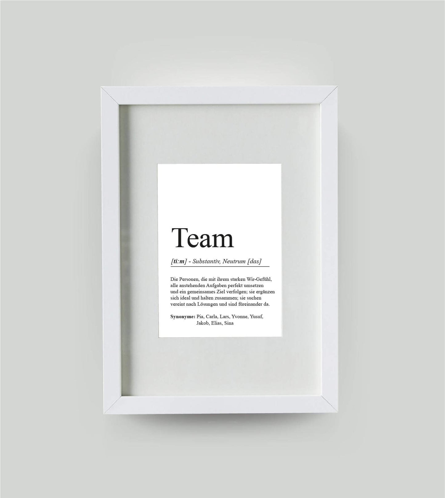 Personalisiertes Bild “Definition TEAM”, Bildgröße: DIN A4, Bilderrahmen: Bilderrahmen weiß mit Passepartout, Copyright: 321geschenke.de