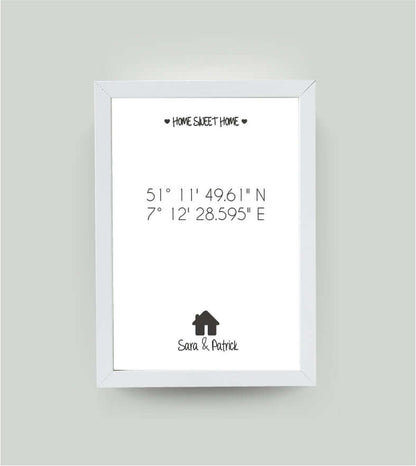 Personalisiertes Bild "HOME SWEET HOME HAUS" in weiß, DIN A4, mit Rahmen weiß 21x30cm, ohne Passepartout, Copyright:321geschenke.de