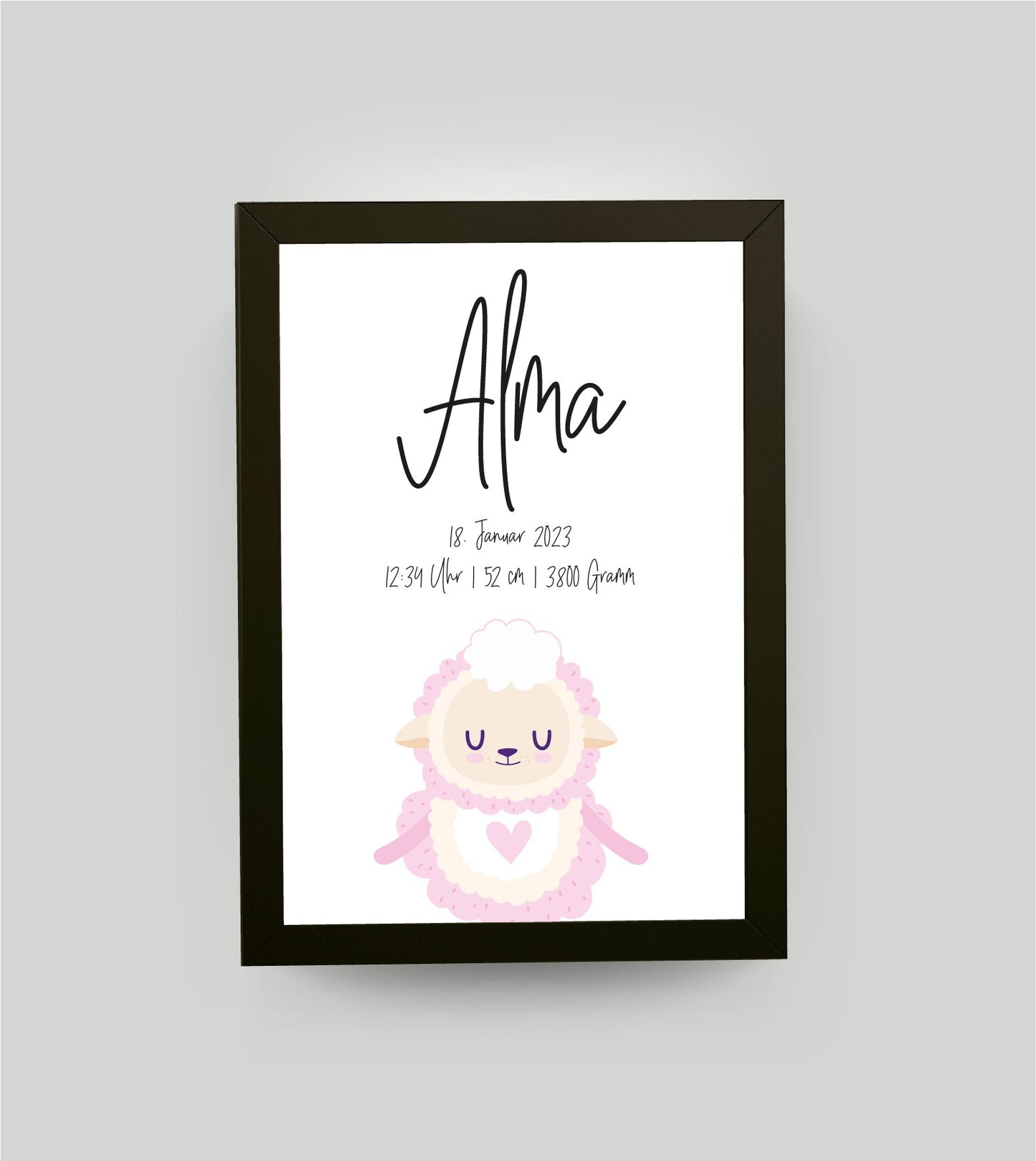 Personalisiertes Geburtsposter “SCHAF mit Herz”, Motiv: Schaf, Bildgröße: 13x18cm, Bilderrahmen: Bilderrahmen schwarz ohne Passepartout, Copyright: 321geschenke.de Sonderanfertigung: Unsere Bilder nach euren Wünschen verändert.