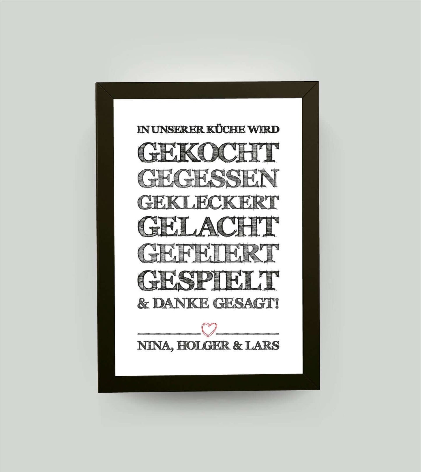 Personalisiertes Bild “In unserer Küche ….”, Variante: Variante 1, Bildgröße: 13x18cm, Bilderrahmen: Bilderrahmen schwarz ohne Passepartout, Copyright: 321geschenke.de