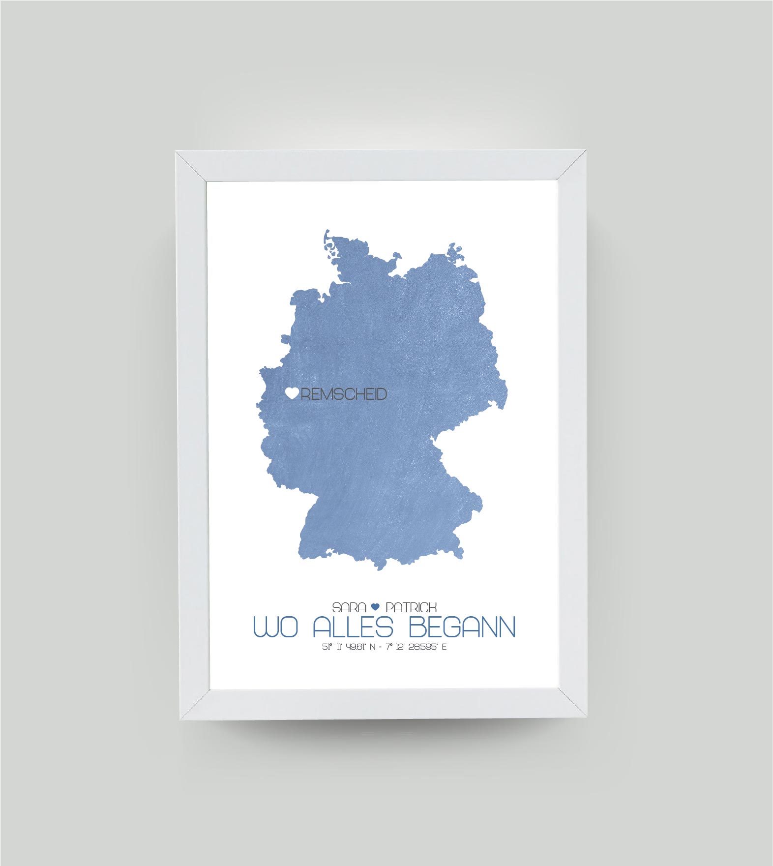 Personalisiertes Koordinaten Bild “Landkarte – Wo alles begann”, Bildfarbe: Blau, Bildgröße: 13x18cm, Bilderrahmen: Ohne Bilderrahmen, Copyright: 321geschenke.de