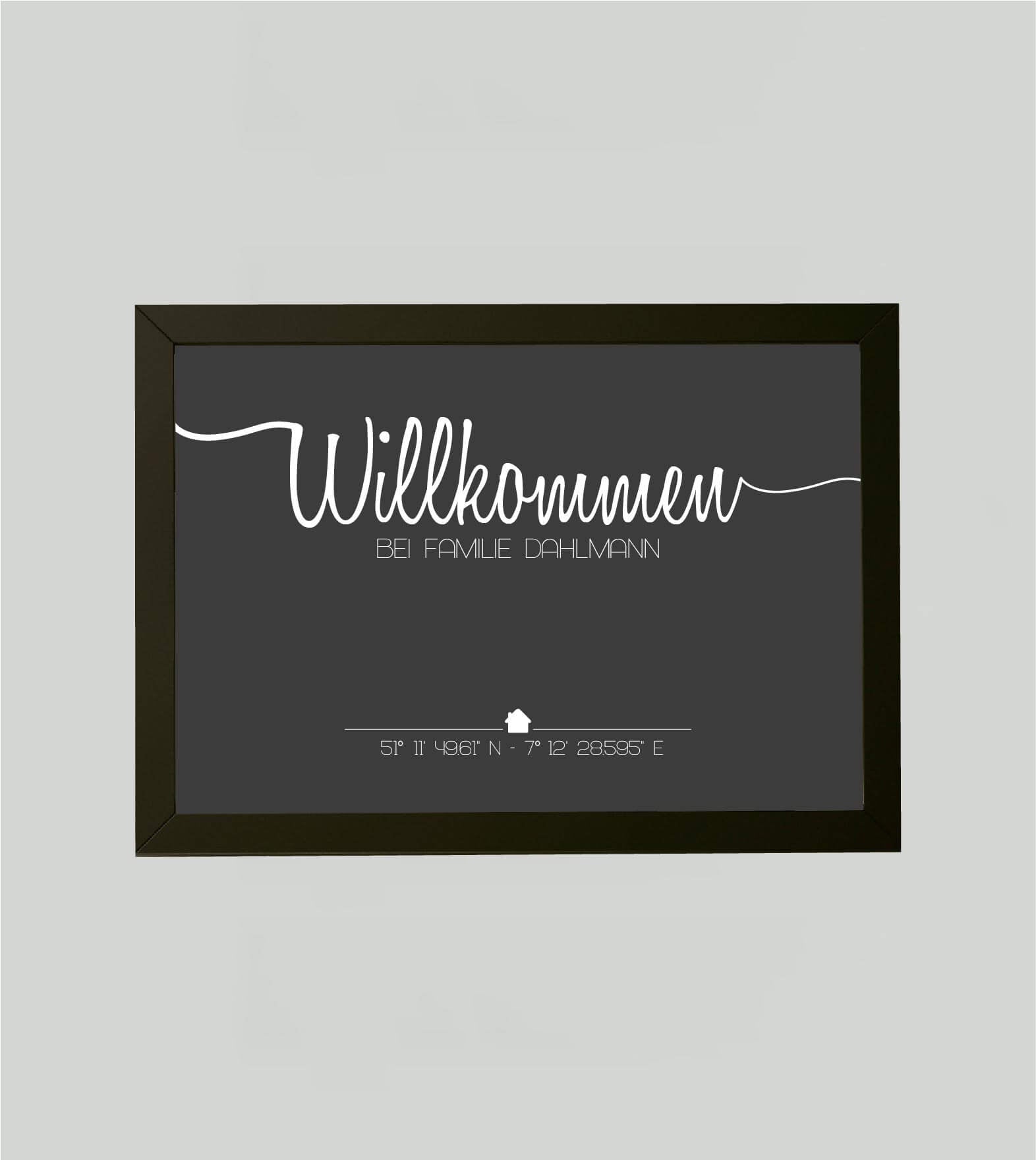 Personalisiertes Bild “WILLKOMMEN”, Bildfarbe: Anthrazit/Schwarz, Bildgröße: 13x18cm, Bilderrahmen: Bilderrahmen schwarz ohne Passepartout,Copyright: 321geschenke.de