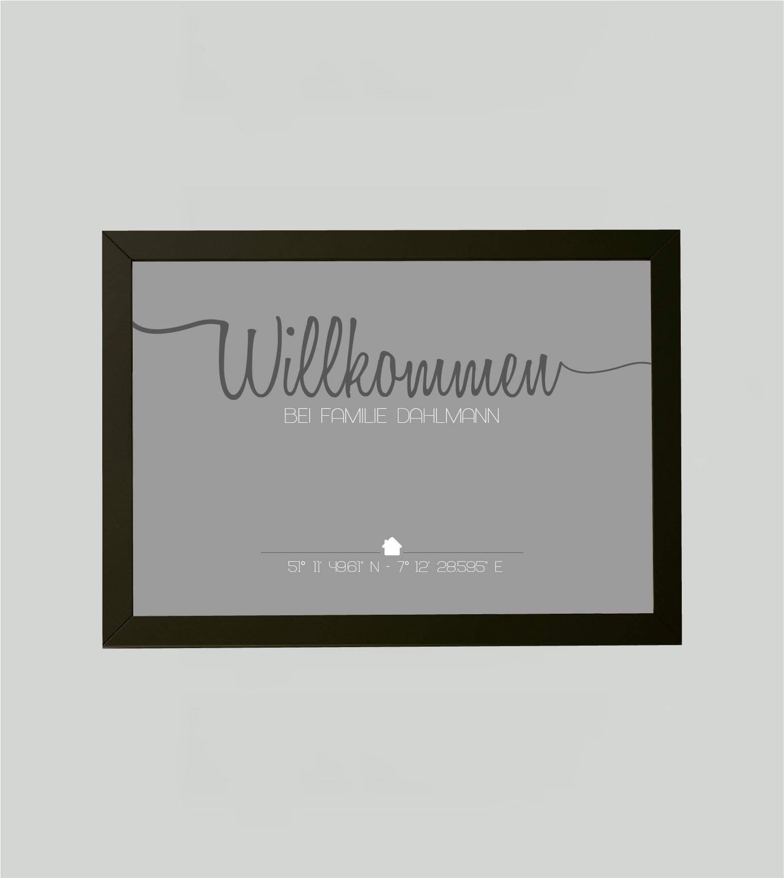 Personalisiertes Bild “WILLKOMMEN”, Bildfarbe: Grau, Bildgröße: 13x18cm, Bilderrahmen: Bilderrahmen schwarz ohne Passepartout,Copyright: 321geschenke.de